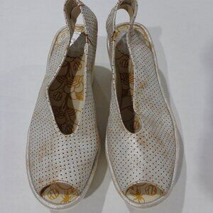 Fly London Womens Wedge Sandal Tan Silver Leather Platform Peep Toe Shoes Sz 7.5